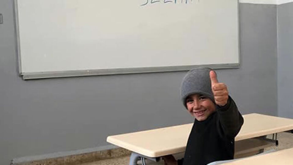 Afrin'de terörün izleri siliniyor! 2 okulda eğitime başlandı