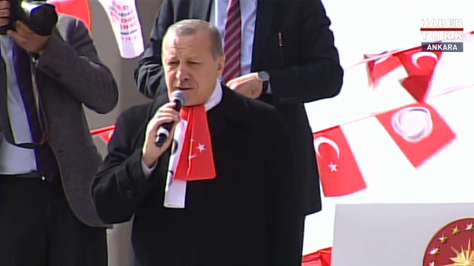 Kadına şiddet ve çocuk istismarına karşı çarpıcı mesajlar