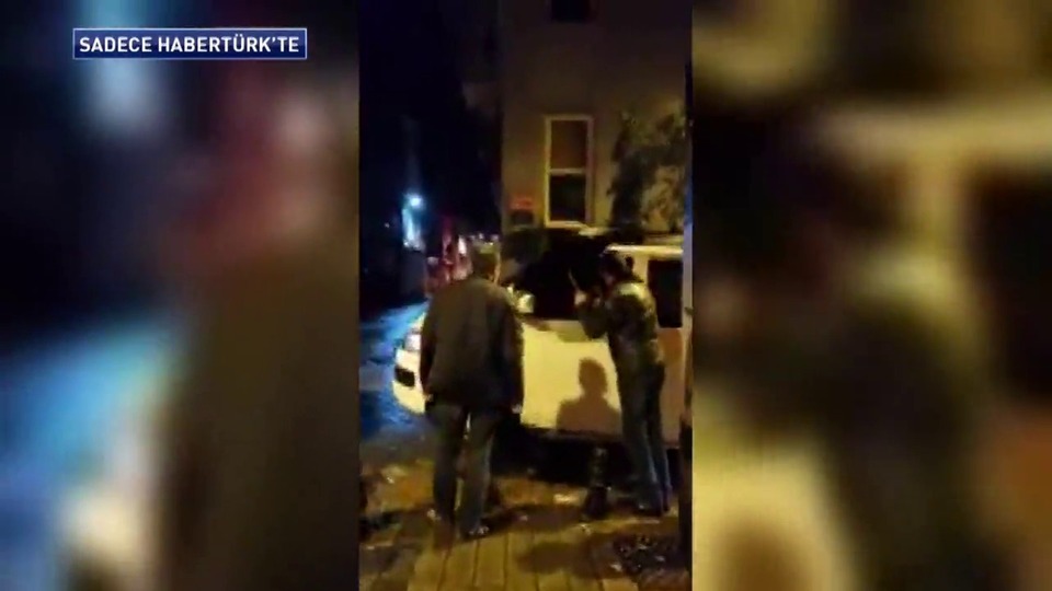 Taksiciler, müşteri gibi çağırdıkları Uber şoförünü dövdü!