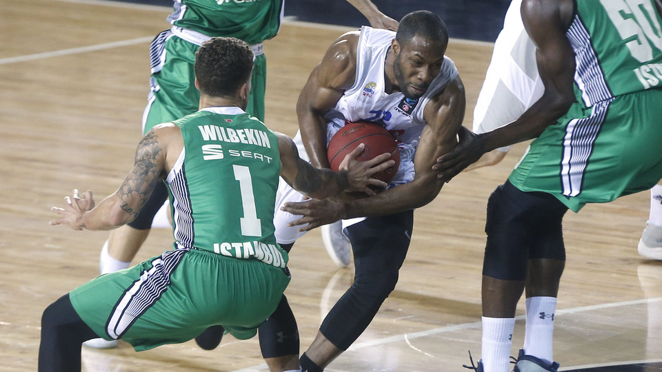 Darüşşafaka seride öne geçti