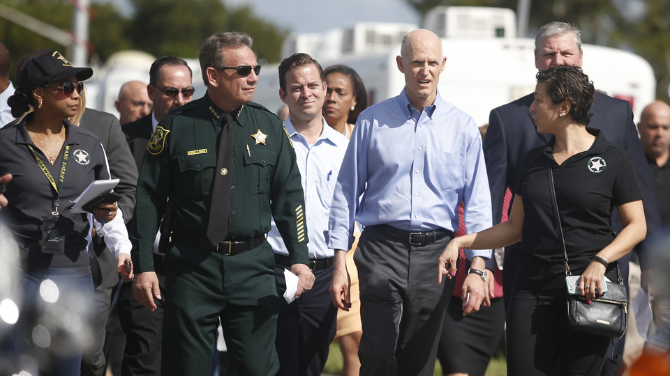 Florida saldırısı 'silahlandırılma' yasa tasarısını getirdi