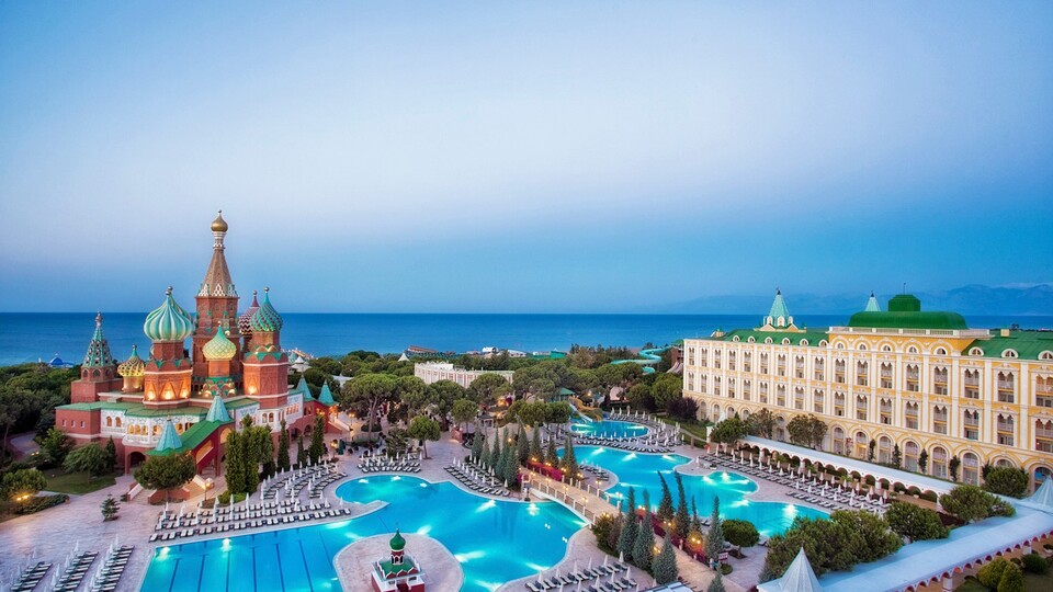 MNG Antalya'daki iki dev otelini kiraladı