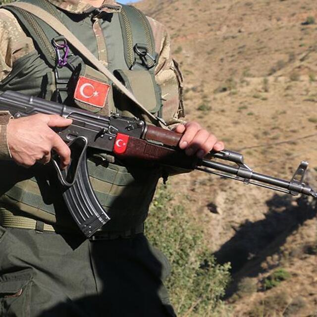 Bitlis'ten acı haber! 1 güvenlik korucusu şehit oldu