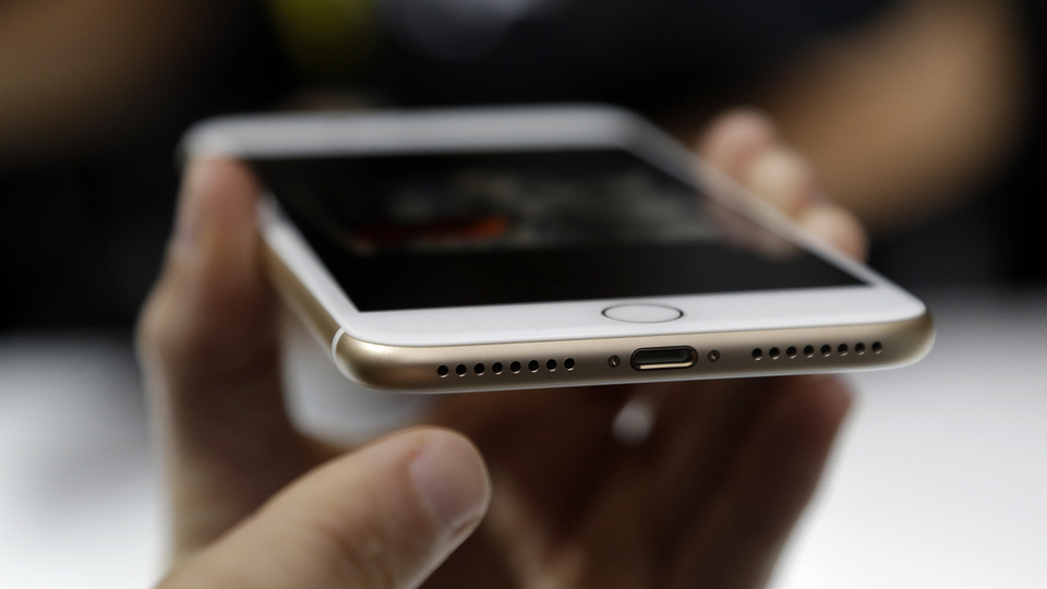 iPhone şarjı değişiyor! Eski modeller ne olacak?