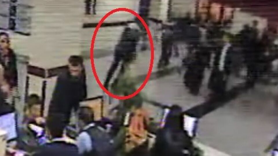 Hastanede canlı bomba paniği! Yere düştüğünü görenler kaçıştı