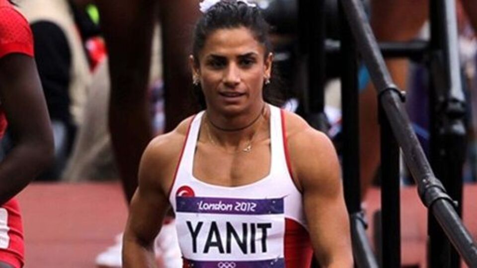 Nevin Yanıt kimdir?