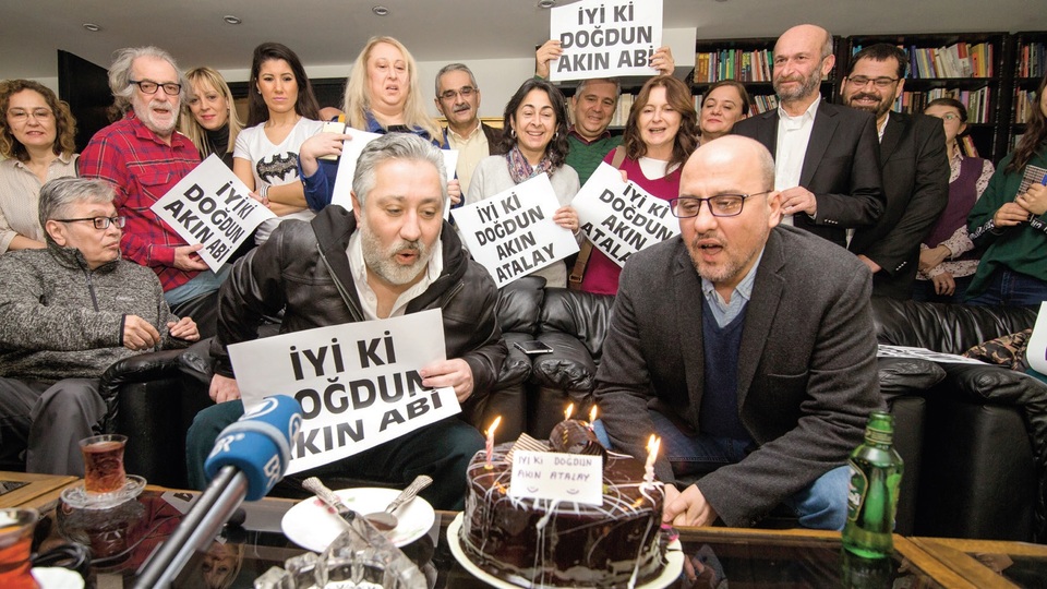 İlk gün gazeteye