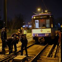 Topkapı'da tramvay raydan çıktı