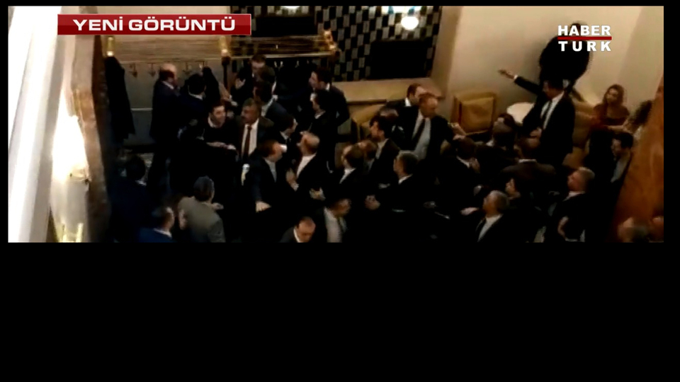 Meclis kulisi karıştı! CHP ve MHP'li vekiller arasında kavga