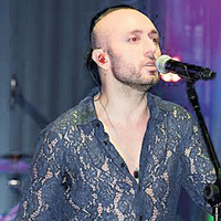 Yeni şarkılara tam not