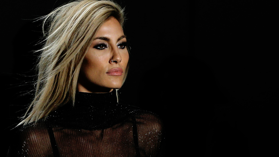 Çağla Şıkel'e büyük şok!