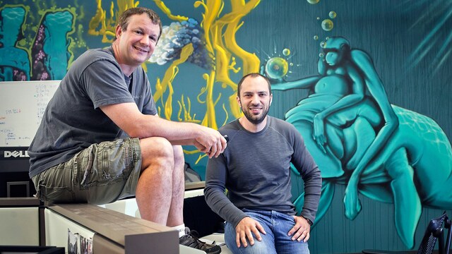 WhatsApp'ın kurucusu 7 milyar dolarlık servetini nasıl harcıyor?