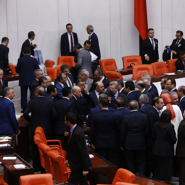 Muhalefet 'baskın seçim sinyali' dedi, AK Parti'den yanıt geldi