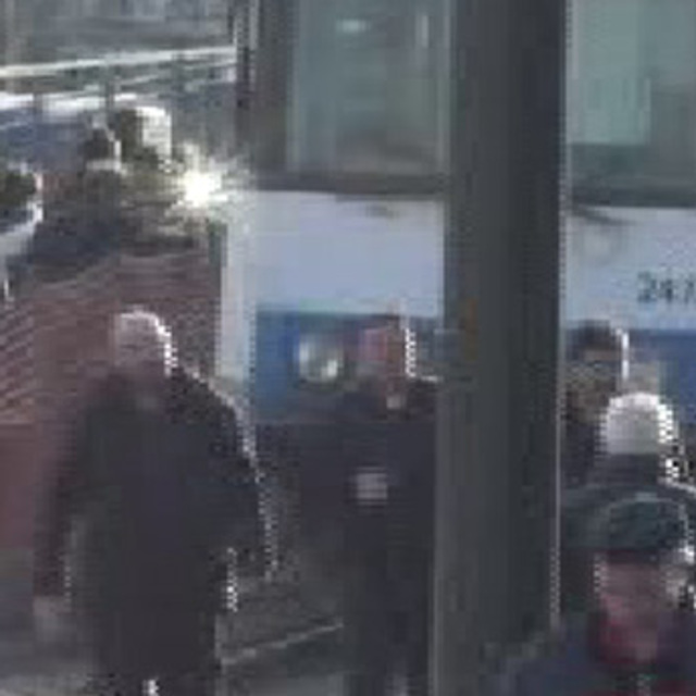 Topkapı'da aynı bölgede tramvay yine raydan çıktı