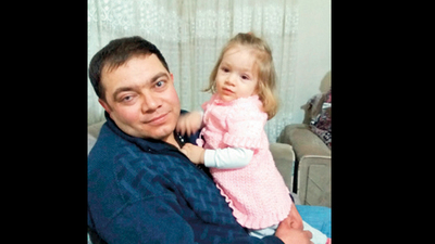 İş kazasında iki gözünü de kaybetmişti! Kızını ilk kez gördü...