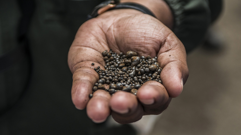 Samsung ve Apple maden avına çıktı: Kilosu 80 dolar!