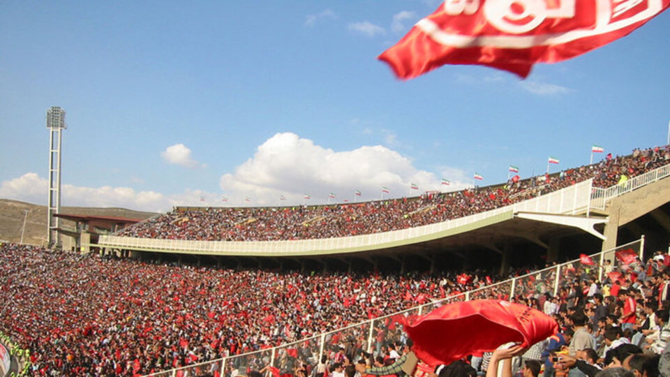 Tebriz'de "Ne Mutlu Türk'üm Diyene" tezahüratı