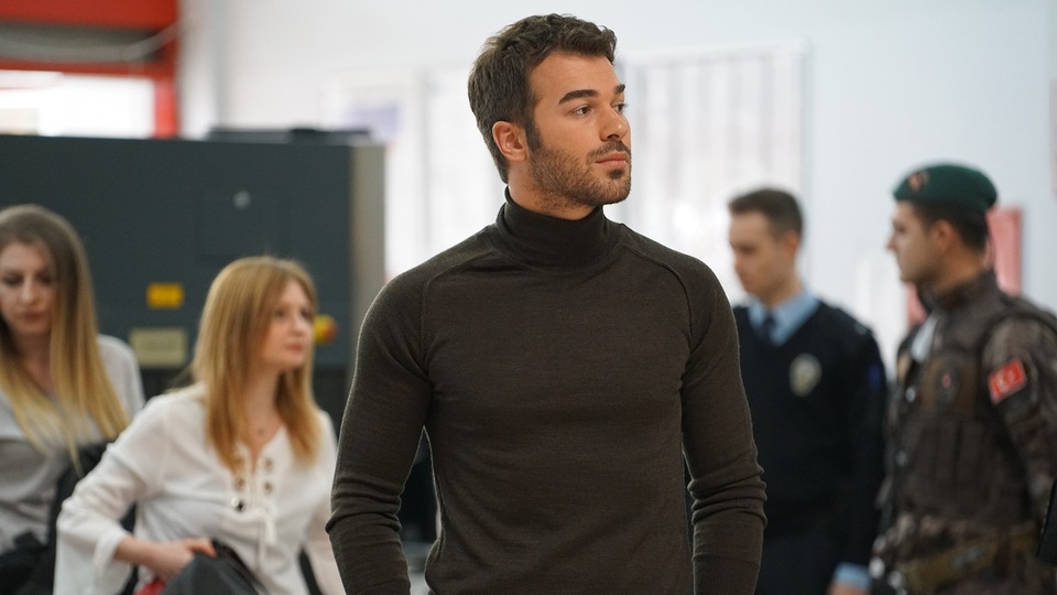 Show TV'nin yeni dizisi "Servet" sete çıktı