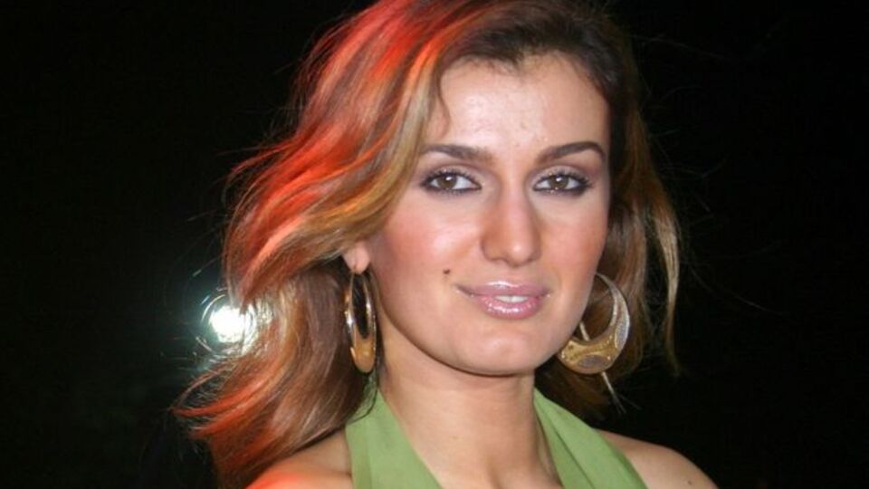 Tuğba Özay kimdir?