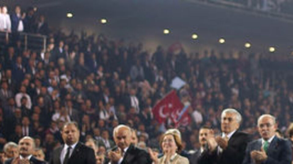 MHP kurultayına AK Parti'den heyet gidecek