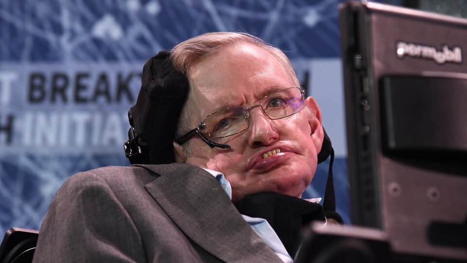 Fizik profesörü Stephen Hawking 76 yaşında hayatını kaybetti
