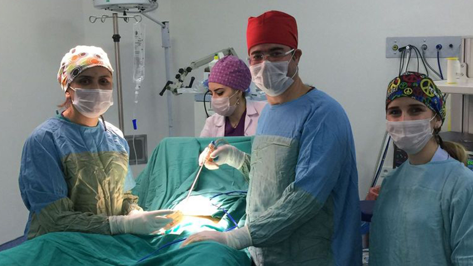 Karnındaki kitleden çıkanlar doktorları bile şoke etti