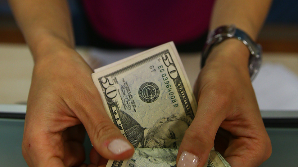 Dolar güne yüksekten başladı