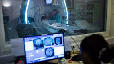 Hastanelerde diplomalılar yerine 'sertifikalı' sağlıkçılar mı çalışıyor?