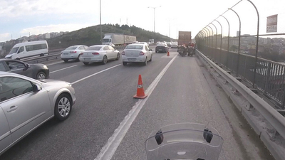 İstanbul'da trafiği kilitleyen kaza!