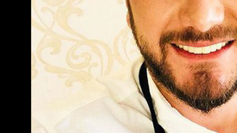 Onur Büyüktopçu kimdir?