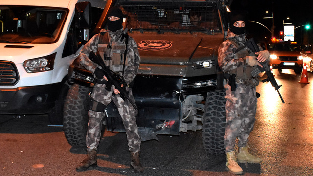 İstanbul'da şafak vakti eş zamanlı operasyon!