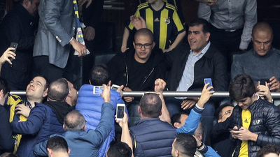 Derbide Alex'e sevgi seli!