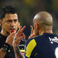 Derbide tartışmalı pozisyonlar!