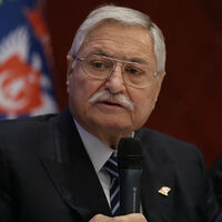 Eski bakanlardan Hasan Celal Güzel yoğun bakıma kaldırıldı