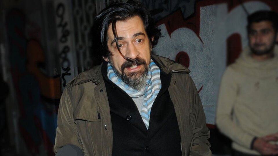 "Yanımda kızım varken konuşmamaya dikkat ediyorum"