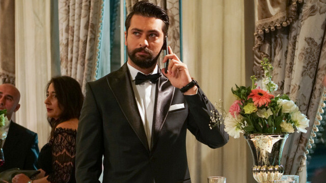 Onur Tuna kimdir?