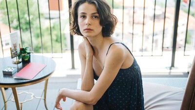 Büşra Develi kimdir?