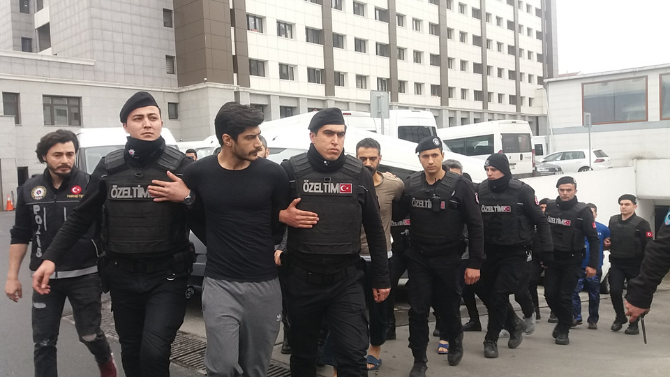 Ünlü oyuncu ve 2 kardeşi tutuklandı