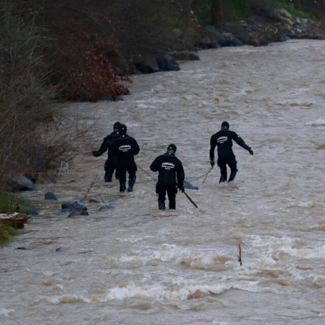200'ü asker, 100'ü polis 464 personel onu arıyor!