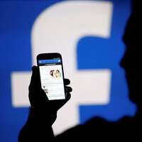 Facebook telefon kayıtlarına kadar girmiş!