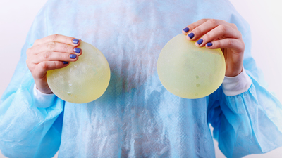 Korkunç iddia! Meme silikonu kanser yapıyor!