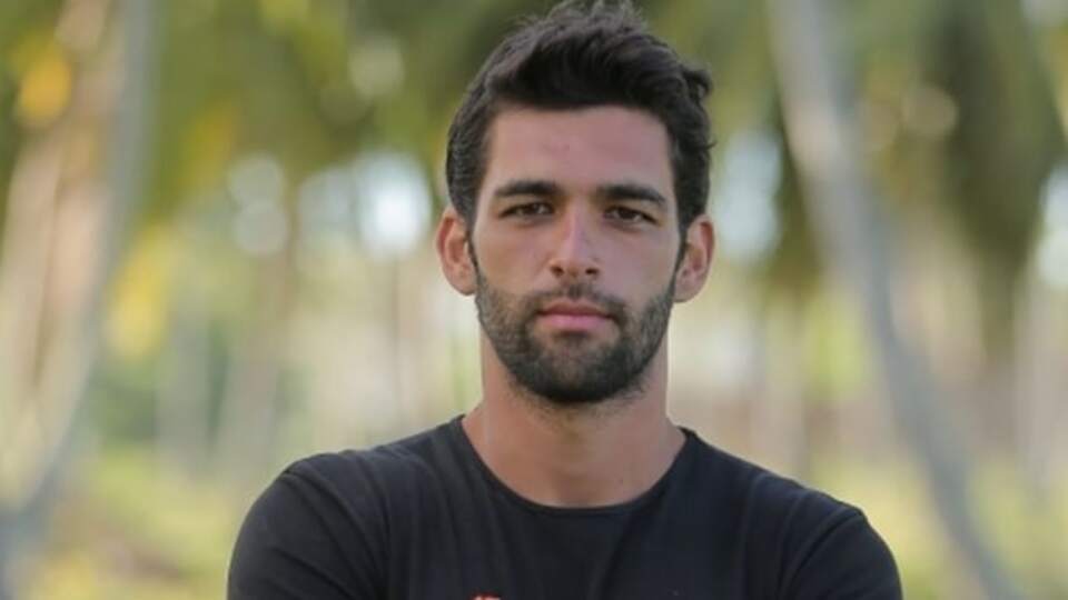 Melih Özkaya kimdir?