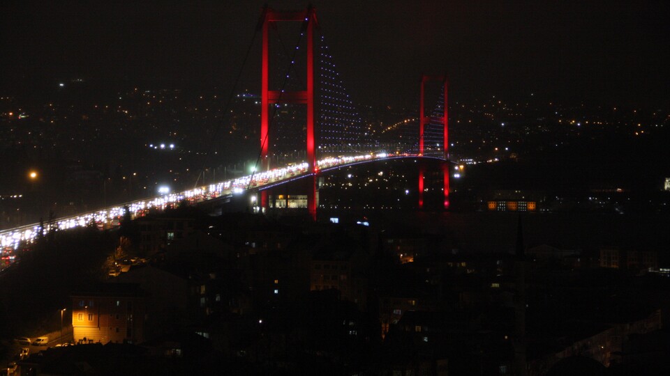 İstanbul karanlığa büründü!