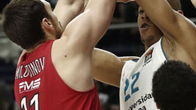 Haftanın MVP'si Milutinov ile Hickman