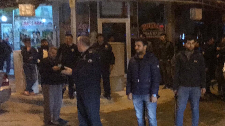 İki grup arasında sopalı kavga! Çok sayıda yaralı var