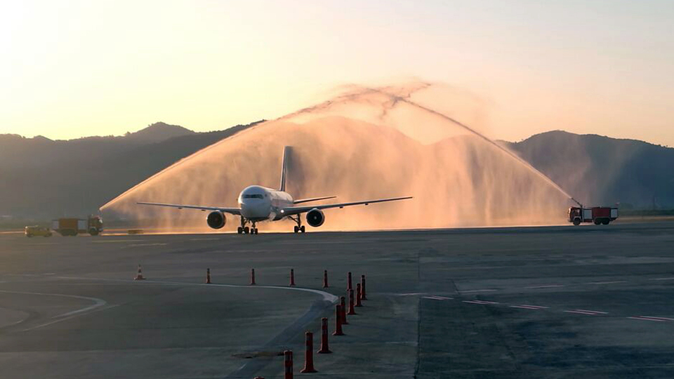 Dalaman'a ilk uçak İsrail'den geldi