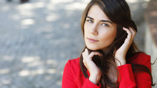 Buse Varol kimdir?