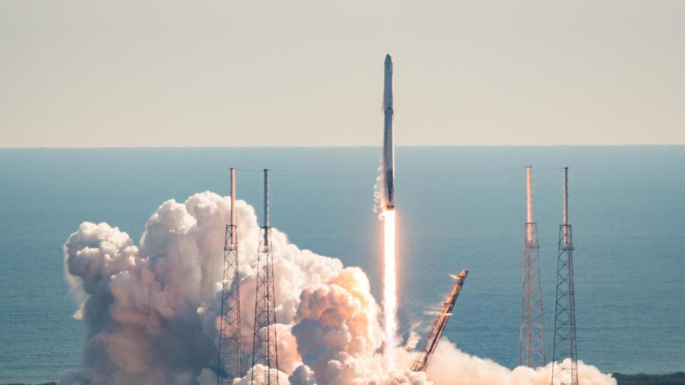 İyonosferdeki dev deliğin sebebi Elon Musk!