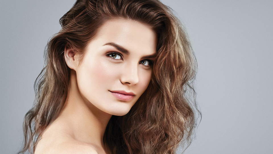 Parlak saçlar, canlı tırnaklar ve pürüzsüz cilt için 4 önemli besin!