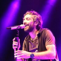 Ünlü şarkıcının ailesi kaza geçirdi!